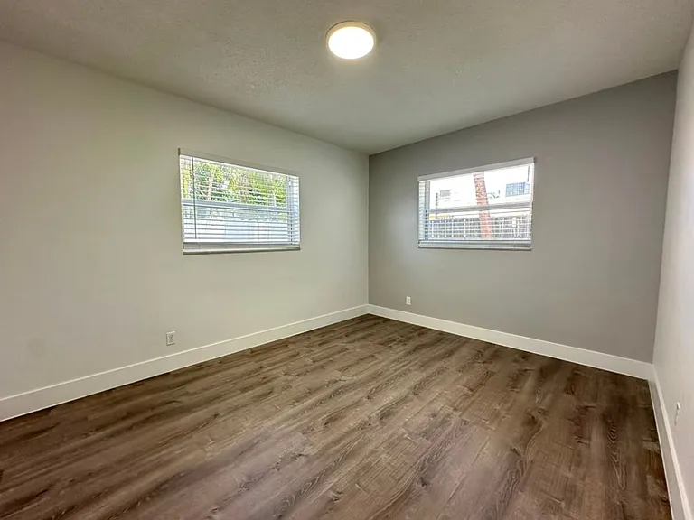 3616-3660 NE 11th Ave — Photo 24