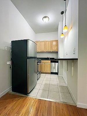 5th image of 408 W 130th St APT 22