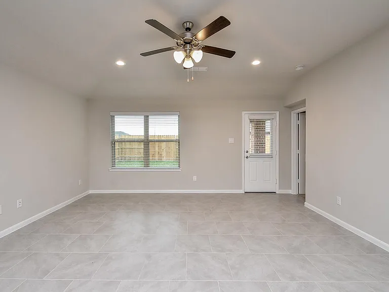 1427 Central Heights Dr — Photo 16
