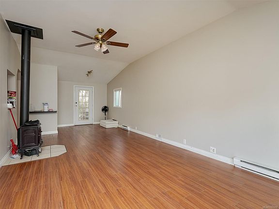 3rd image of 2814 Carlow Rd