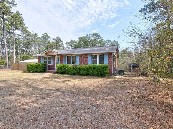 2nd image of 131 Cardinal Dr