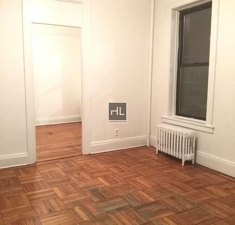 2nd image of 1905 W 10th St APT 4