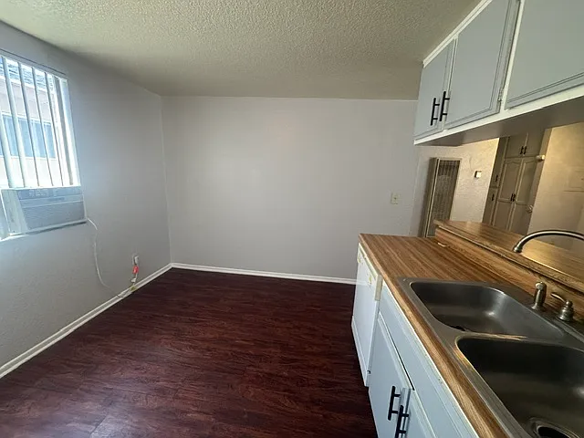 12700 Kornblum Ave — Photo 18