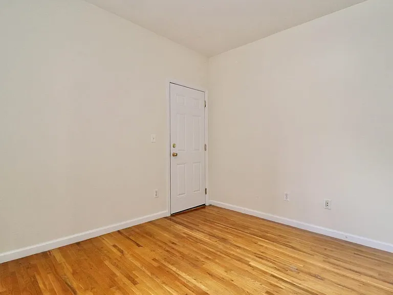 34 Court House Pl #2L — Photo 13