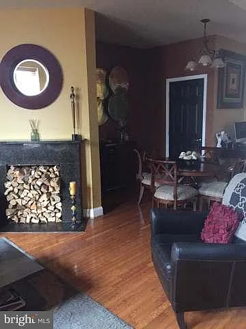 2 bed, 1.5 bath, 1064 sqft, $2,850 — Photo 4
