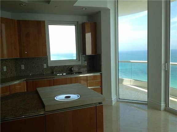 3rd image of 16047 Collins Ave APT 1702