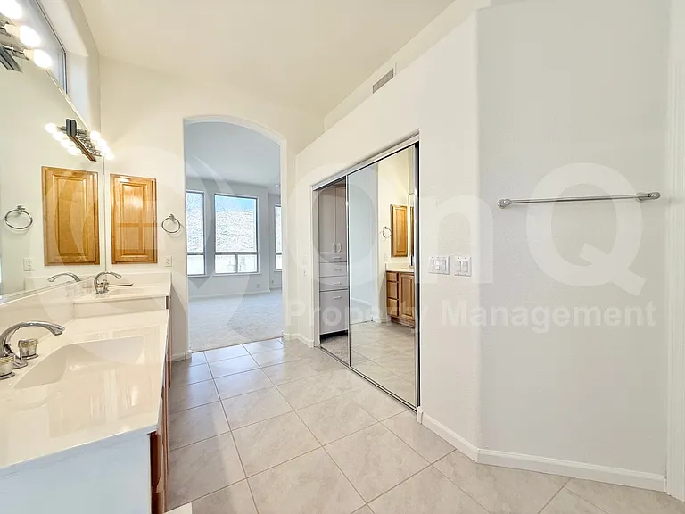 15210 S 20th St — Photo 12
