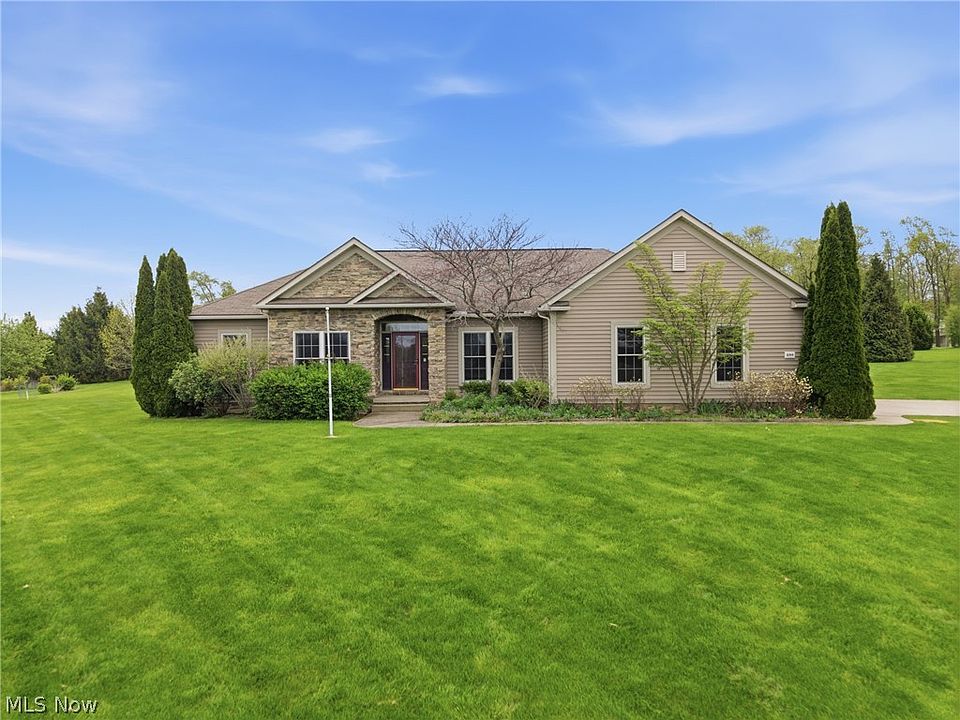 1st image of 690 Lang Farm Dr
