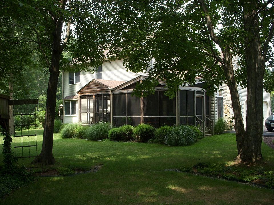 2nd image of 2331 Wintergreen Ln