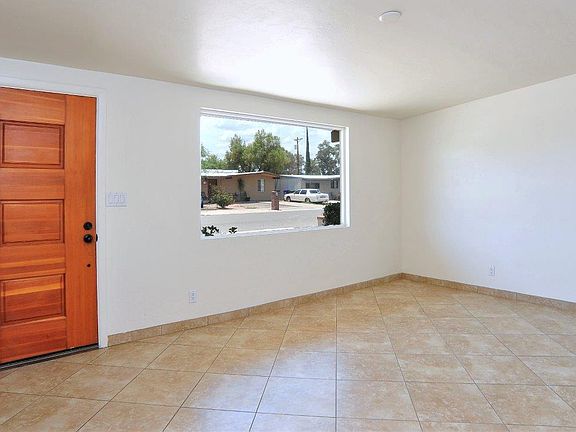 2nd image of 1510 W La Pasadita St