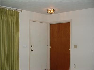 4th image of 412 Kling Dr