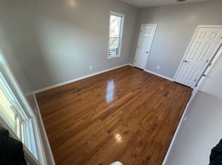 9 Saint James Pl APT 2R, Newark, NJ 07112