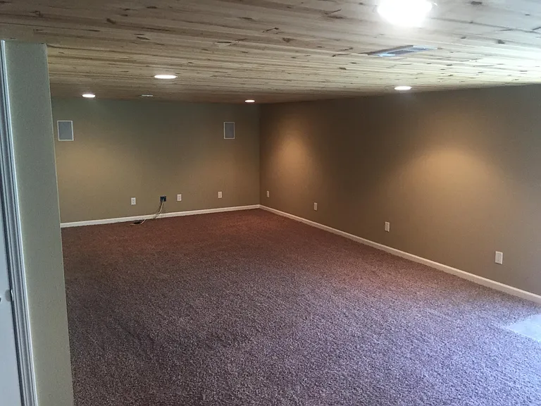912 Hawthorne Dr — Photo 8