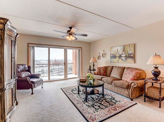 3rd image of 1 N Beacon Pl APT 512