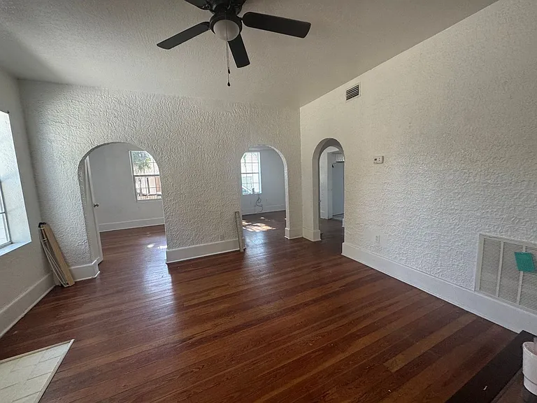 434 E Tillman Ave #2 — Photo 3