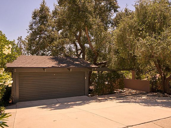 2nd image of 980 Mesa Verde Rd