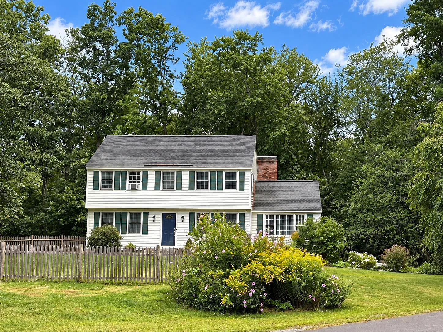 4 bed, 2.5 bath, 1980 sqft, $4,000 — Photo 2