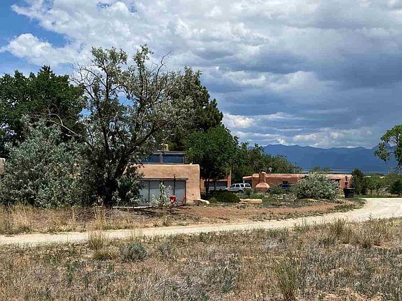 4th image of 128 Dona Ana Dr