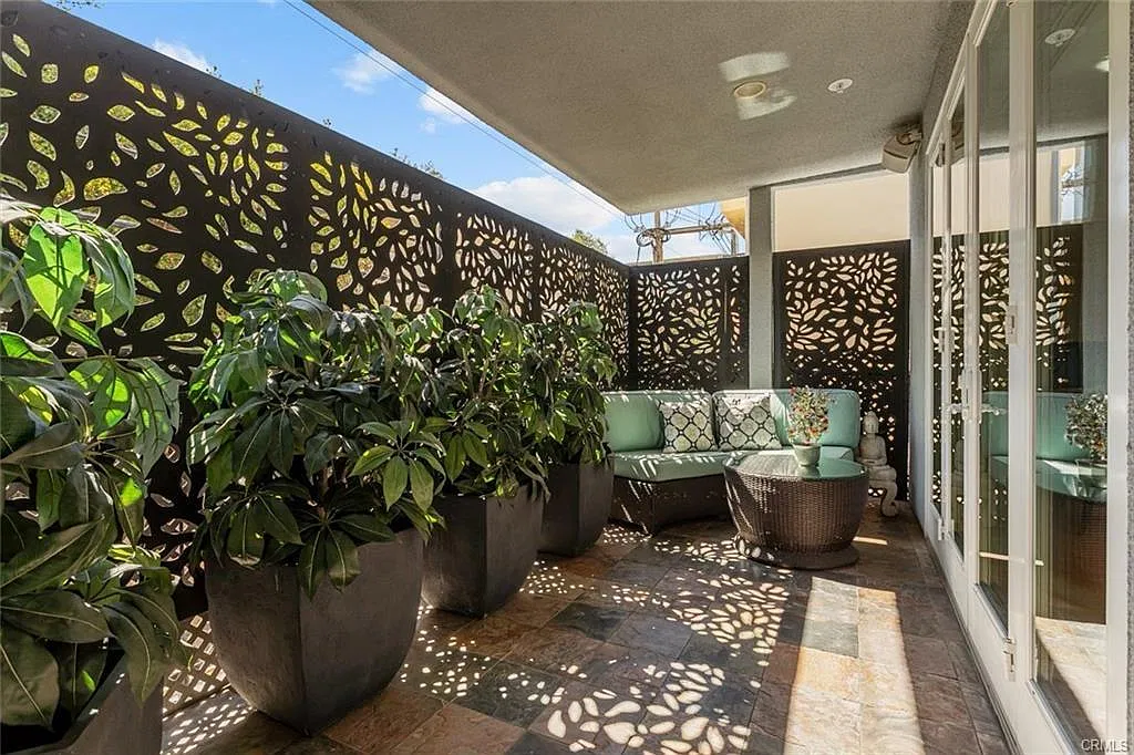 2 bed, 2.5 bath, 1485 sqft, $2,400 — Photo 4