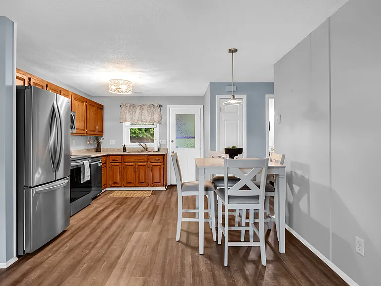 71 Arthur St #1 — Photo 2