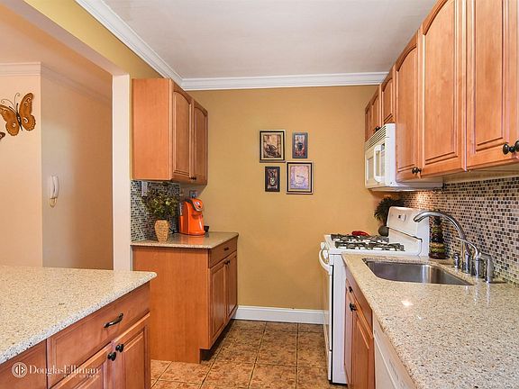 5th image of 6 Edwards St APT 1C