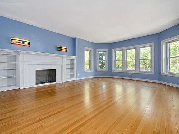 4th image of 7408 N Claremont Ave #2