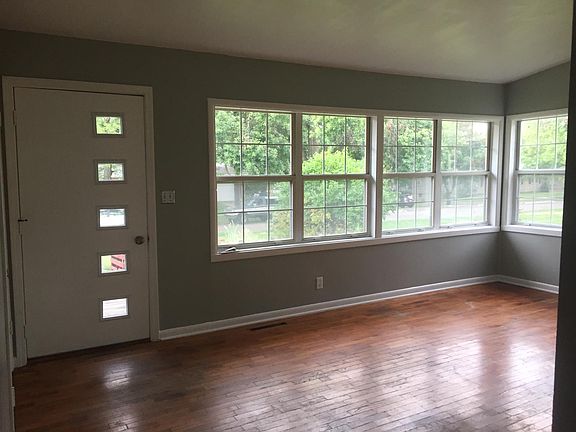 Wonderful south windows flood the room with winter sunshine,