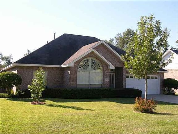 2nd image of 41 Dogwood Ln