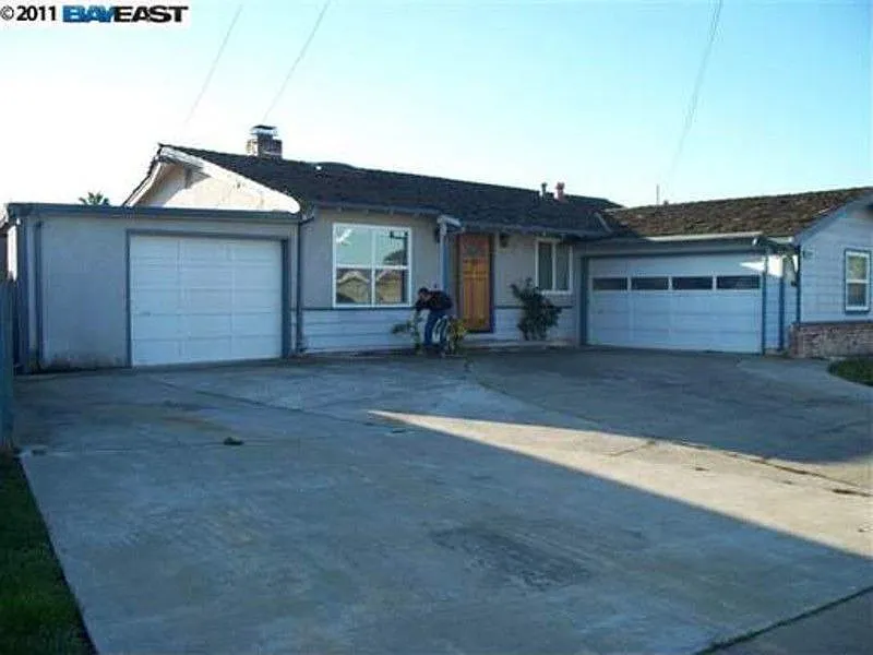 24809 Mango St photo 1
