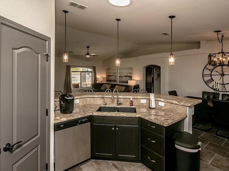 3570 Stanford Dr — Photo 17
