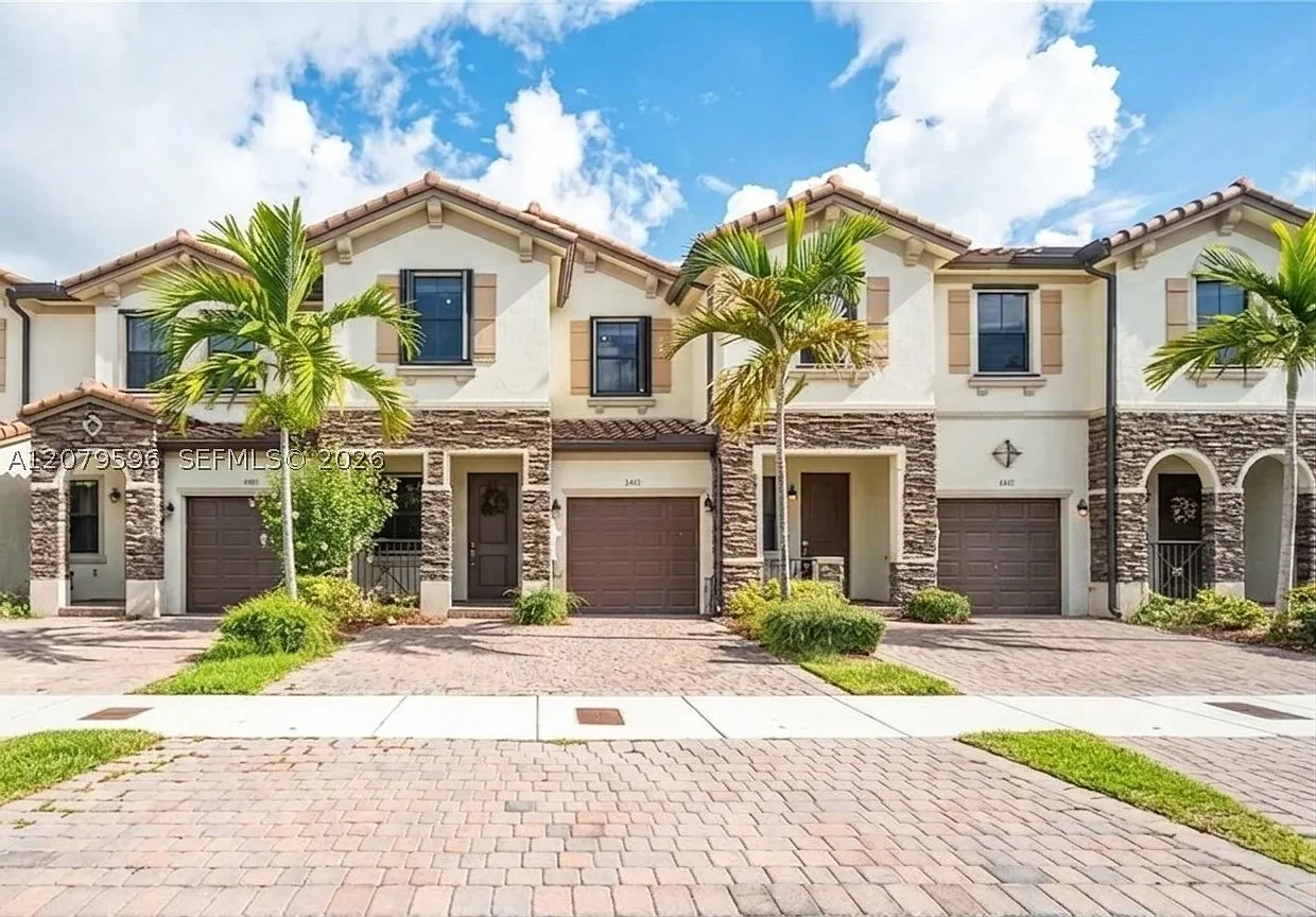 3 bed, 3.0 bath, 1870 sqft, $2,800 — Photo 1