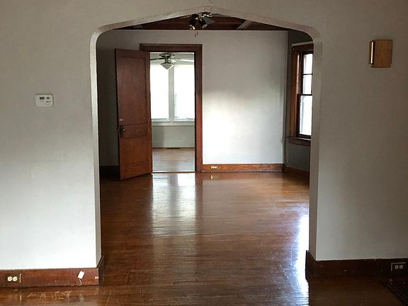 5th image of 2333 Broadway St