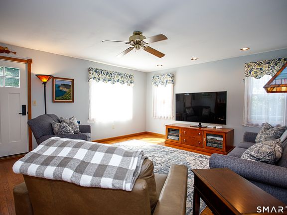 3rd image of 27 Laurel Circle Drive