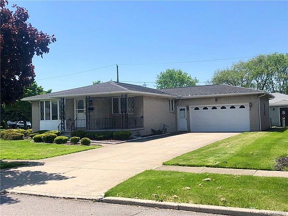 2nd image of 10 Village Ln