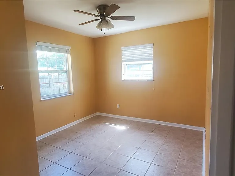 131 SE Serenata Ct — Photo 9