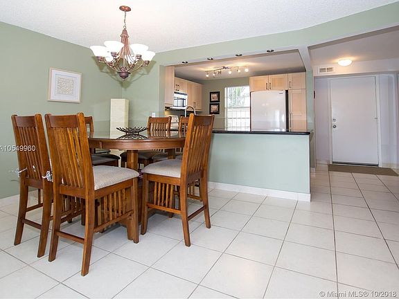 5th image of 401 SE 3rd St APT 305