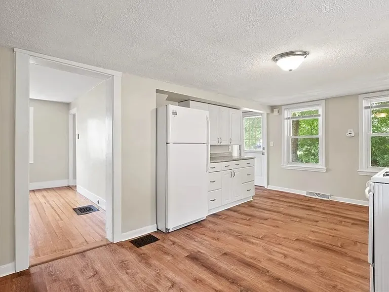 27-29 Kilby St — Photo 15