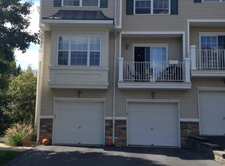 122 Wedge Dr, Pompton Lks, NJ 07442