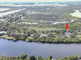 2505 Riverbend Dr, Ruskin, FL 33570