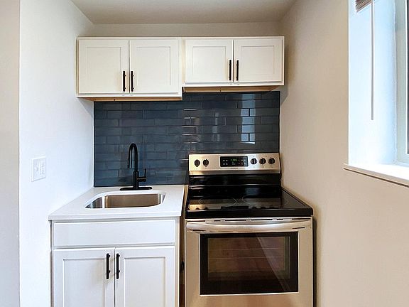 5th image of 12955 Larchmere Blvd #1