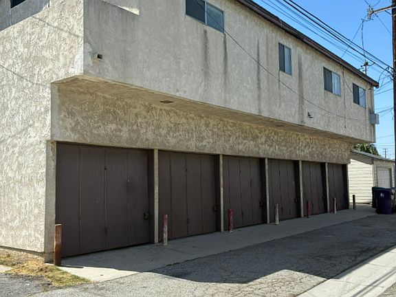 3rd image of 4530 Lakewood Blvd #4534-1/2