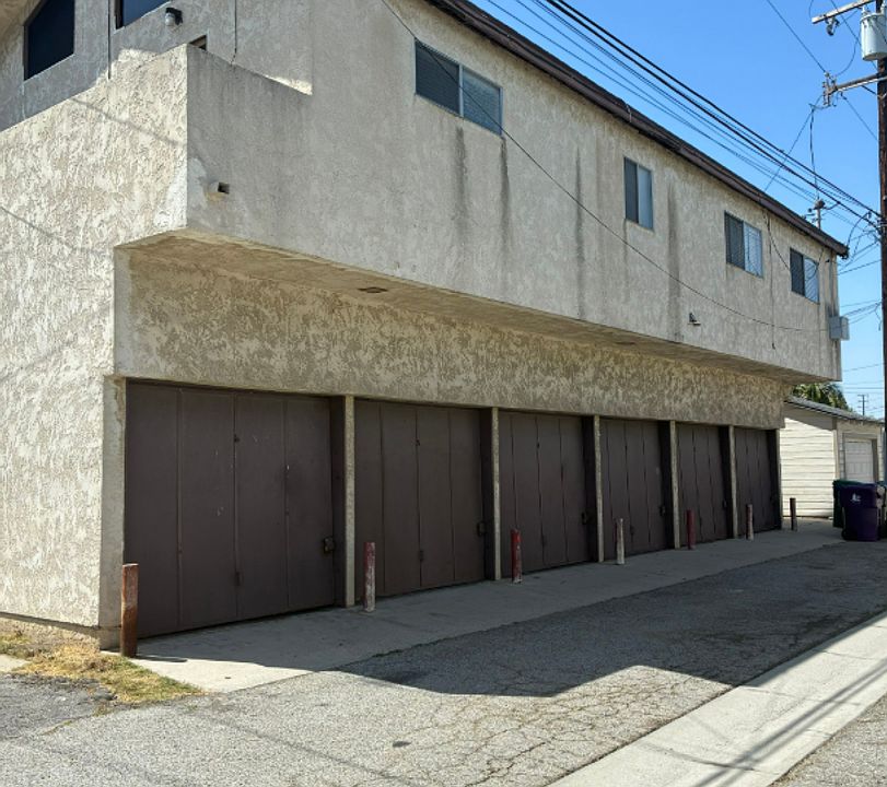 Building Photo 3