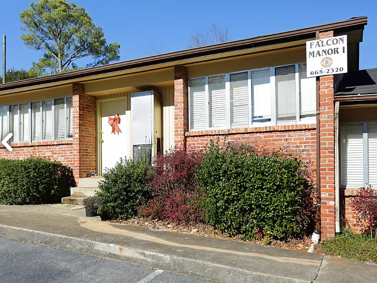 Falcon Manor I Apartments — Photo 1