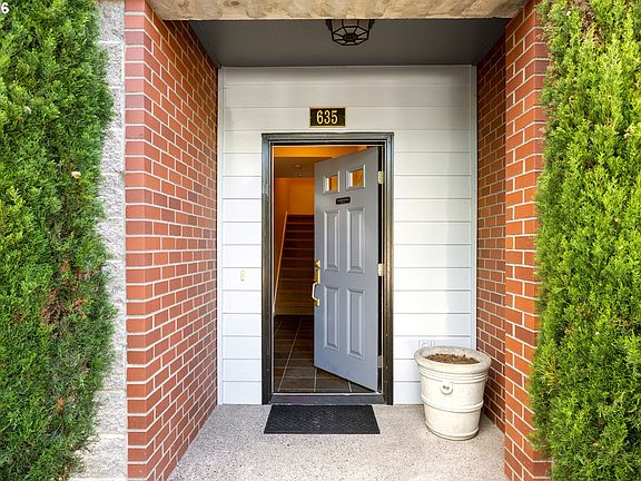 3rd image of 635 NW 24th Ave #6-2