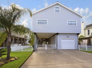 326 Tahiti Rd, Tiki Island, TX 77554