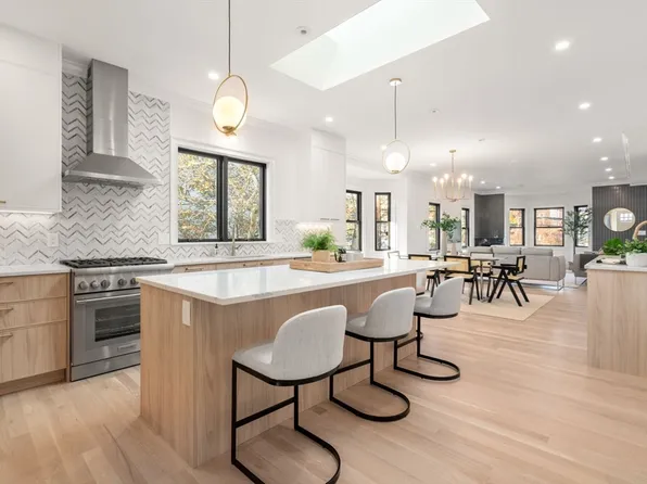 144 Holland St APT 2, Somerville, MA 02144