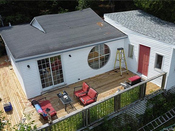 3rd image of 20 Riverside Ln