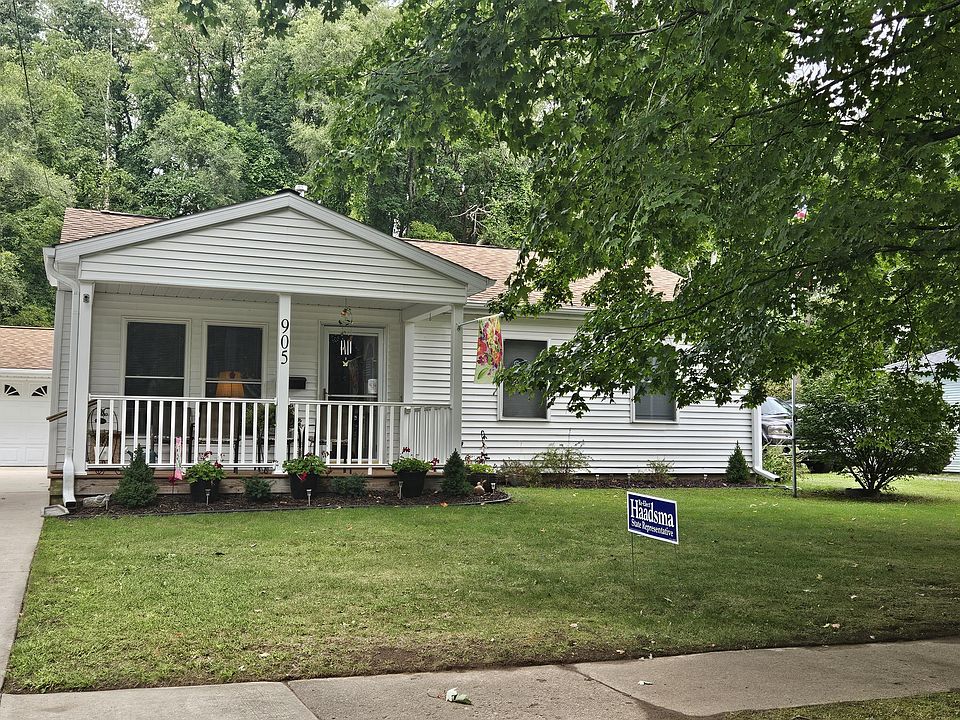 1st image of 905 E Broadwell St