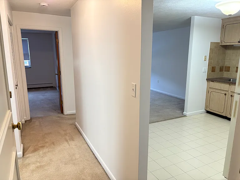 Lexington St Apartments — Photo 43