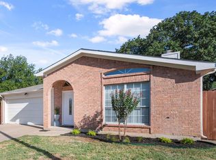 1122 Stone Creek Dr, Mansfield, TX 76063